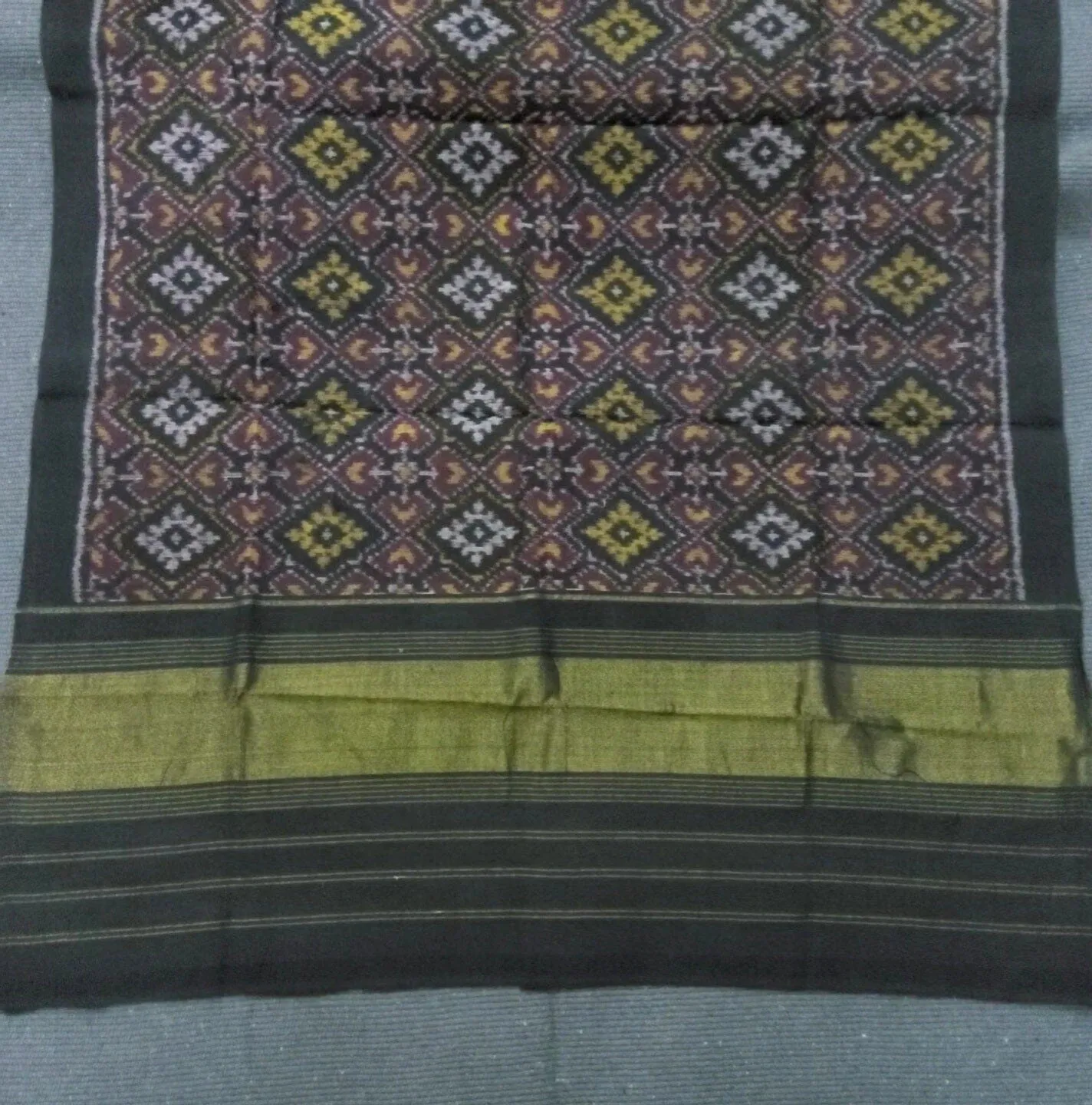 Patola Hand woven woollen shawl with Zari Pallu